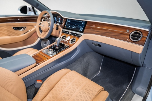 Ogłoszenie - Bentley Continental GTC V8 Mulliner hybrid power 1200 KM WK1. Zdjęcie 2