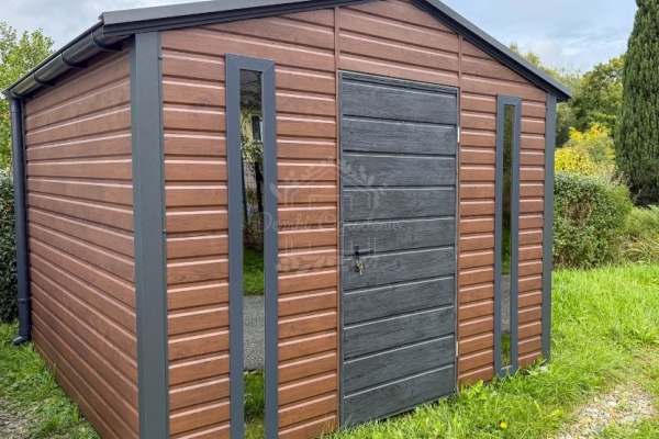 Ogłoszenie - Schowek - domek ogrodowy 3x3m - drzwi - 2x okno - ciemny orzech - drewnopodobny - rynny - dach dwuspadowy ID1105. Zdjęcie 3