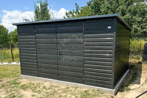 Ogłoszenie - Schowek - domek ogrodowy 4x3m - brama dwuskrzydłowa  sosna norweska - drewnopodobny - dach spad w tył - rynna ID1056. Zdjęcie 4