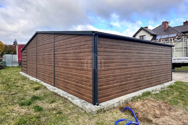 Ogłoszenie - Garaż blaszany 9x6m + wiata 3x6m - 2 x brama uchylna - drzwi - okno - drewnopodobny - dach dwuspadowy - rynny SO176. Zdjęcie 4