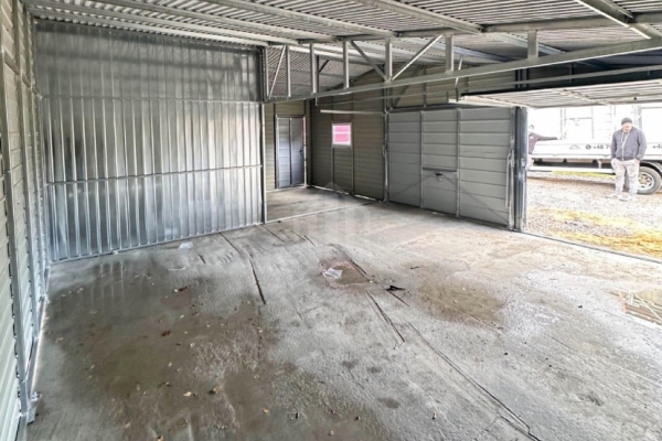 Ogłoszenie - Garaż blaszany 9x6m + wiata 3x6m - 2 x brama uchylna - drzwi - okno - drewnopodobny - dach dwuspadowy - rynny SO176. Zdjęcie 7