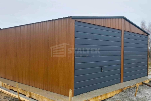 Ogłoszenie - Garaż blaszany 6x6 2x Brama + drzwi  jasny orzech drewnopodobny + antracyt Dach dwuspadowy ST110. Zdjęcie 4