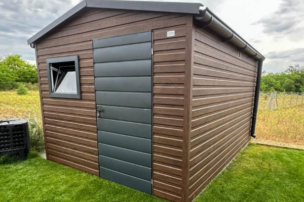 Ogłoszenie - Schowek - domek ogrodowy 2,7x3,5m - drzwi - okno - ciemny orzech - drewnopodobny - dach dwuspadowy - rynny ID1047. Zdjęcie 3