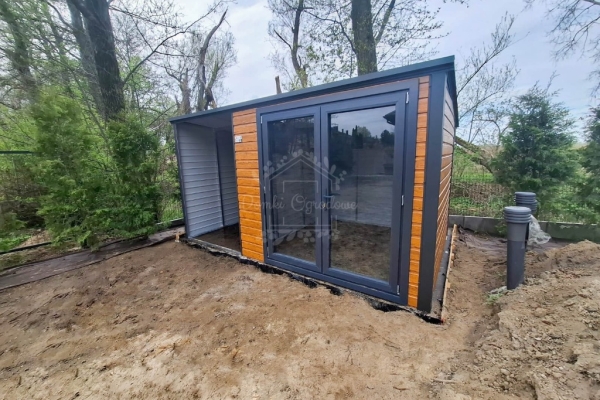 Ogłoszenie - Schowek - Domek Ogrodowy 2,5x2,5m - wiata 1,5m - drzwi PCV - Jasny Orzech - Drewnopodobny - dach Spad w tył ID1017. Zdjęcie 3