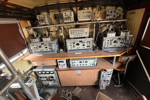 Ogłoszenie - Radiowe Centrum Odbiorcze     w kontenerze (salonka) .. Zdjęcie 1