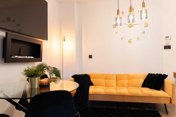 Ogłoszenie - 2pok, 39met, Okolice Nowowiejskiej PO REMONCIE/PIWNICA (Wrocław). Zdjęcie 1