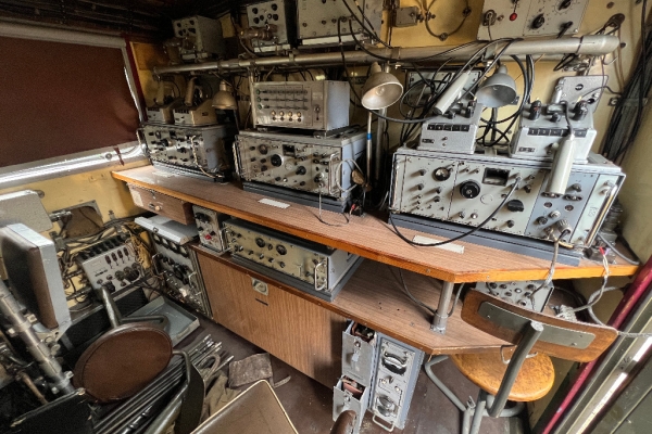 Ogłoszenie - Radiowe Centrum Odbiorcze     w kontenerze (salonka) .. Zdjęcie 5