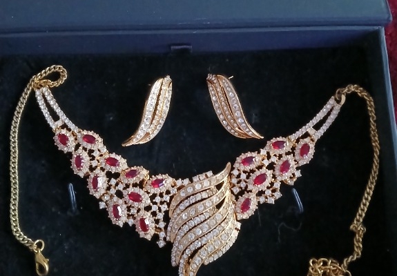 Ogłoszenie - Kolia '' Amanda Suarez''. Zdjęcie 1