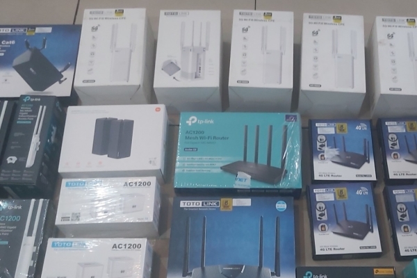 Ogłoszenie - Pakiet ruterów switche różne sim Ethernet itp.. Zdjęcie 2