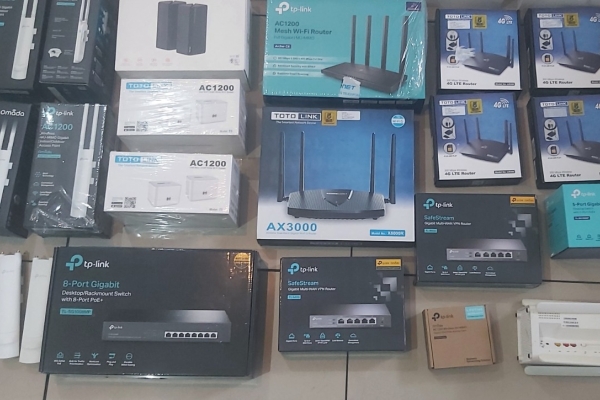 Ogłoszenie - Pakiet ruterów switche różne sim Ethernet itp.. Zdjęcie 3