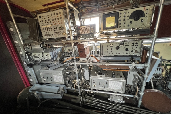 Ogłoszenie - Radiowe Centrum Odbiorcze     w kontenerze (salonka) .. Zdjęcie 4