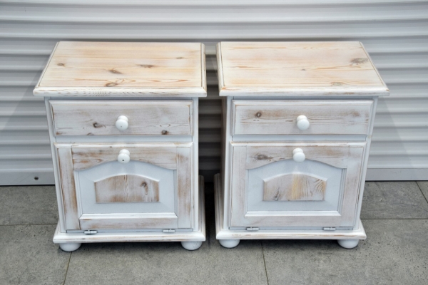 Ogłoszenie - szafki nocne z drewna sosnowego - jak nowe. Zdjęcie 1