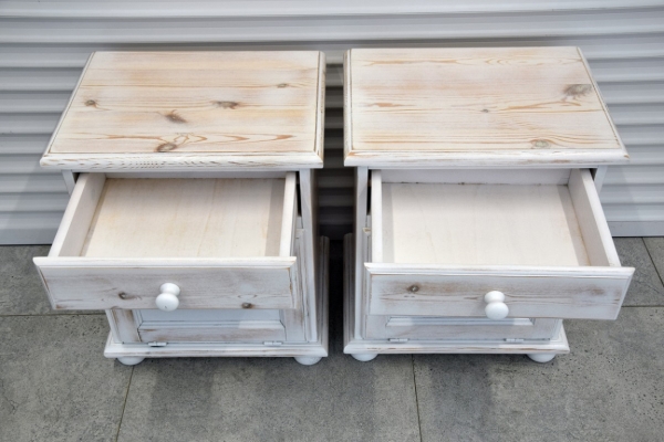 Ogłoszenie - szafki nocne z drewna sosnowego - jak nowe. Zdjęcie 3