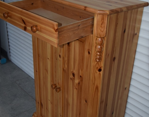 Ogłoszenie - komoda z drewna sosnowego - jak nowa. Zdjęcie 3