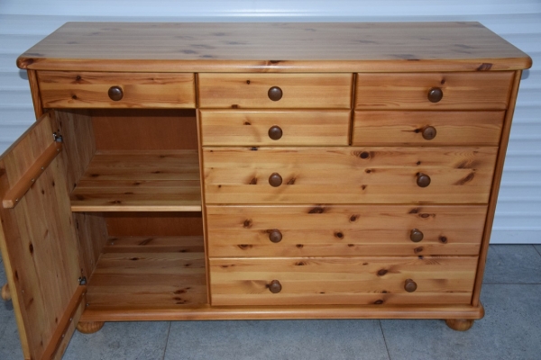 Ogłoszenie - komoda z drewna sosnowego - jak nowa. Zdjęcie 6