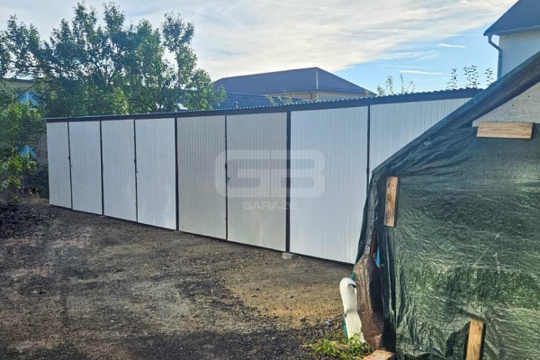 Ogłoszenie - Rząd garaży 12x6m wolnostojcy - spad w tył - brama dwuskrzydłowa GB190. Zdjęcie 2