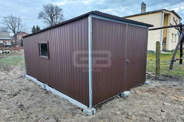 Ogłoszenie - Garaż blaszany 3x4m - wolnostojący - brama dwuskrzydłowa - okno - ciemny brąz - spad w tył GB137. Zdjęcie 4