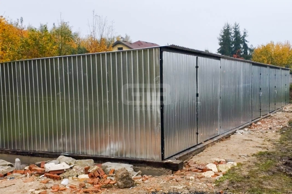 Ogłoszenie - GARAŻ BLASZANY RZĄD 17,5m x 5m - spad tył 4x Brama ocynk GB188. Zdjęcie 3