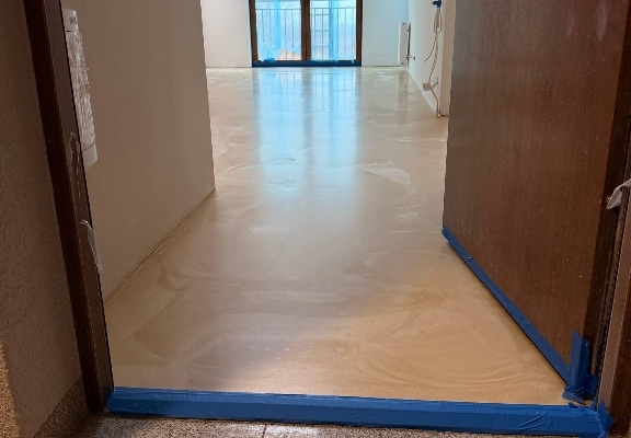 Ogłoszenie - Posadzki z żywicy | Posadzki żywiczne l Posadzki dekoracyjne bez fug. Zdjęcie 1