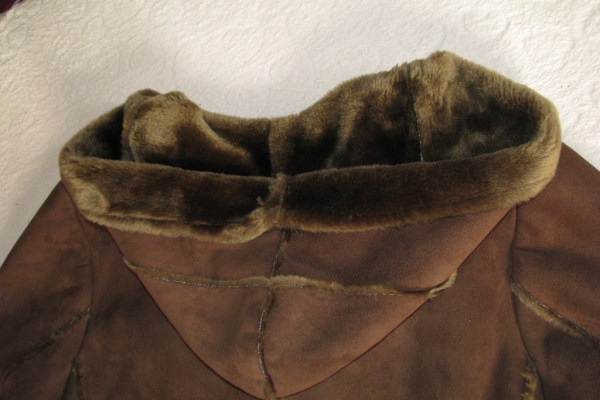 Ogłoszenie - Elegancki kożuszek damski z kapturem, rozm. XXL. Zdjęcie 3