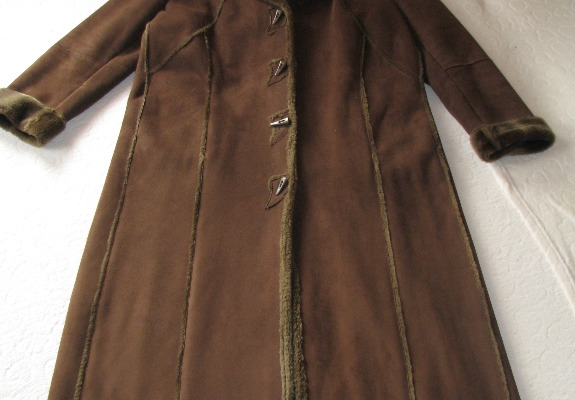 Ogłoszenie - Elegancki kożuszek damski z kapturem, rozm. XXL. Zdjęcie 4