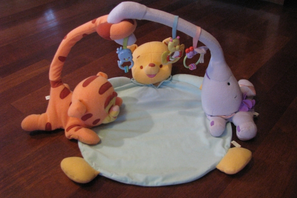 Ogłoszenie - Mata edukacyjna Fisher Price - Disney - Kubuś Puchatek i Przyjaciele. Zdjęcie 1