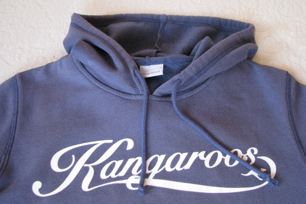 Ogłoszenie - Kangaroos granatowa bluza kangurka wciągana z kapturem z logo, rozm. M. Zdjęcie 2