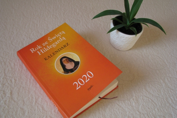Ogłoszenie - Kalendarz książkowy Rok ze Świętą Hildegardą 2020. Zdjęcie 6