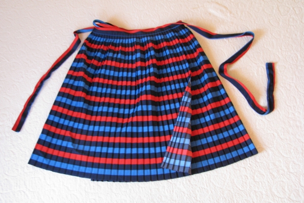 Ogłoszenie - Spódnica plisowana, wiązana jak fartuszek uniwersalny rozmiar XS - XL. Zdjęcie 1