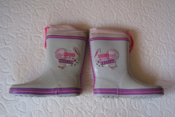 Ogłoszenie - Kalosze, gumowce Disney Violetta dla dziewczynki, rozm. 35. Zdjęcie 6