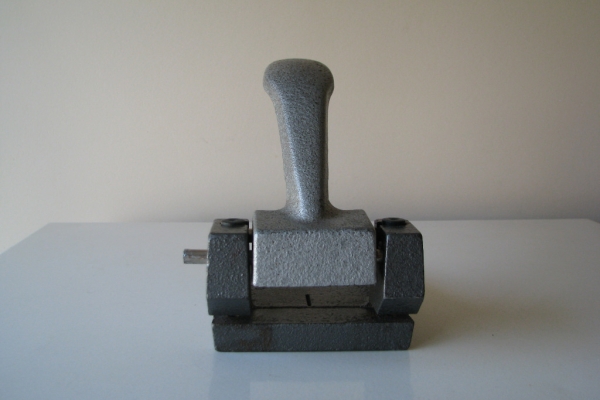 Ogłoszenie - Stary, solidny, duży żeliwny dziurkacz PRL. Zdjęcie 5