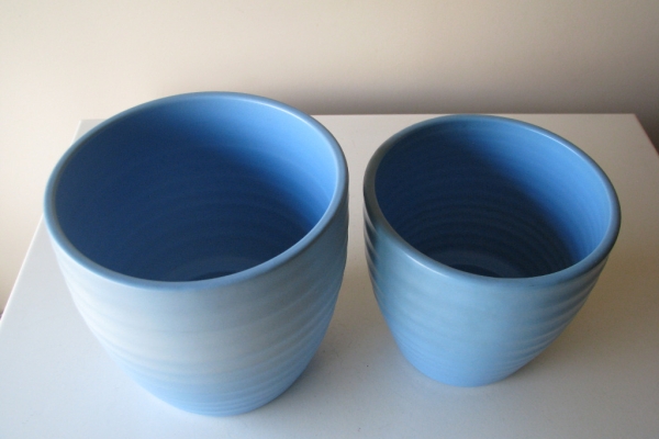 Ogłoszenie - Piękne karbowane ceramiczne niebieskie doniczki – osłonki. Zdjęcie 2