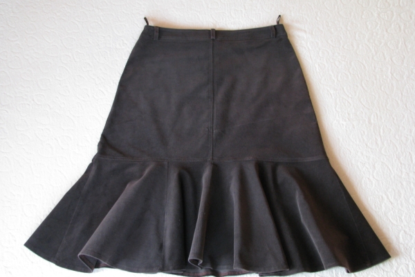 Ogłoszenie - Sztruksowa spódnica z kloszem, kloszowana, brąz, rozm. 44. Zdjęcie 1