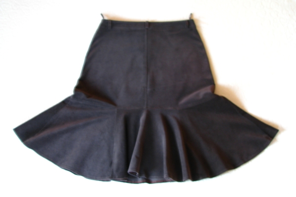 Ogłoszenie - Sztruksowa spódnica z kloszem, kloszowana, brąz, rozm. 44. Zdjęcie 2