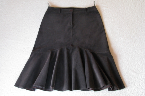 Ogłoszenie - Sztruksowa spódnica z kloszem, kloszowana, brąz, rozm. 44. Zdjęcie 3