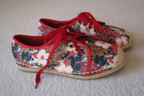 Ogłoszenie - Nowe sznurowane espadryle lniane, tenisówki Sofi rozm. 38, półtrampki z motywem kwiatowym. Zdjęcie 5