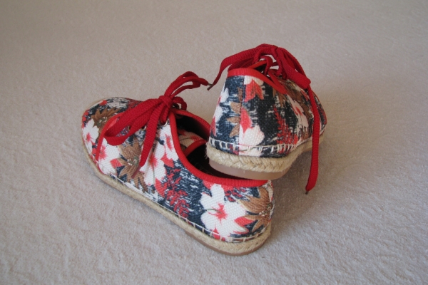 Ogłoszenie - Nowe sznurowane espadryle lniane, tenisówki Sofi rozm. 38, półtrampki z motywem kwiatowym. Zdjęcie 7