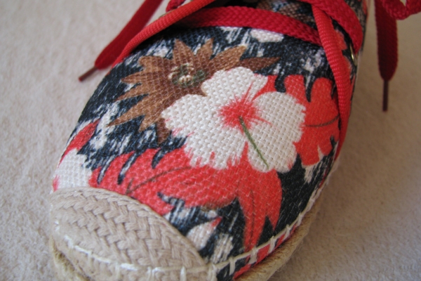 Ogłoszenie - Nowe sznurowane espadryle lniane, tenisówki Sofi rozm. 38, półtrampki z motywem kwiatowym. Zdjęcie 8