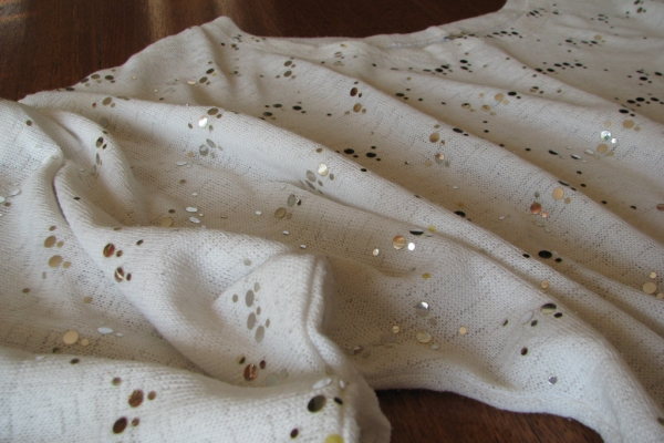 Ogłoszenie - Luźny, biały sweterek, bluzka z cekinkami,  L / XL. Zdjęcie 5