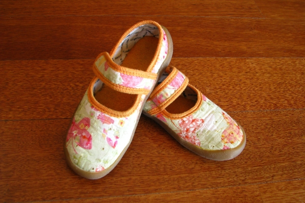 Ogłoszenie - Kolorowe balerinki - kapcie Haflinger dla dziewczynki rozm. 34. Zdjęcie 1