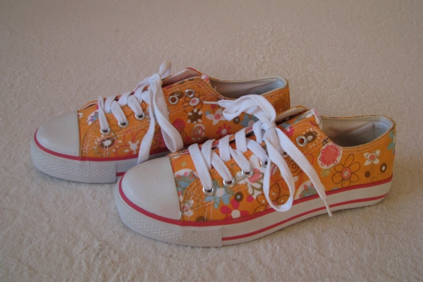 Ogłoszenie - Tenisówki, półtrampki, trampki z motywem kwiatowym Viva rozm. 40. Zdjęcie 5