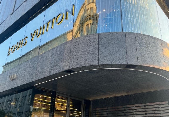 Ogłoszenie - Zamontuje Ścianki szklane z folią inteligentną na pilota. Zdjęcie 1