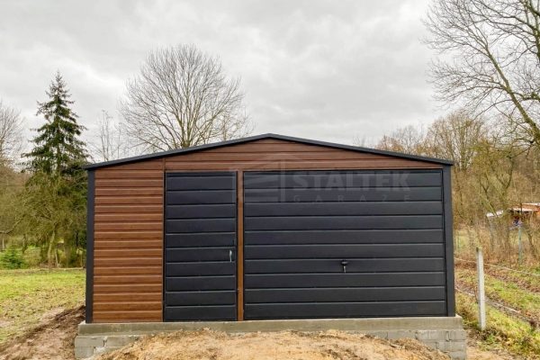 Ogłoszenie - Garaż blaszany 5x6m - Brama uchylna - Ciemny orzech - drewnopodobny - dach dwuspadowy ST173. Zdjęcie 2