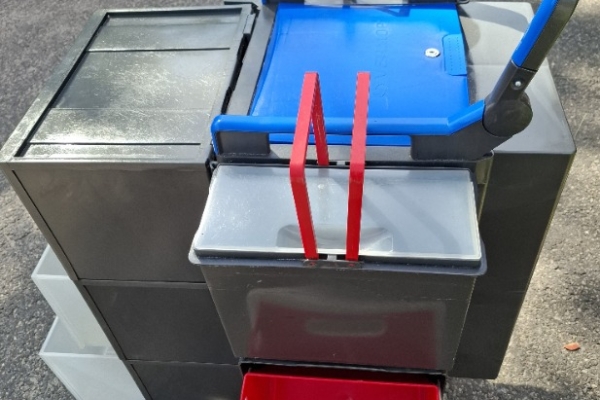 Ogłoszenie - Polecam Uniwersalny Wózek Narzędziowy Stan Idealny. Zdjęcie 2