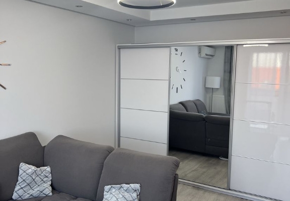 Ogłoszenie - 2pok, 48met, Okolice Buforowej BALKON/GARAŻ/2014 (Wrocław). Zdjęcie 2