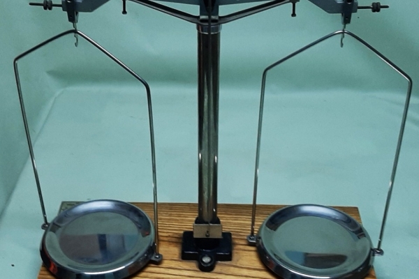 Ogłoszenie - Polecam Okazałą Starą Wagę Szalkową. Zdjęcie 1