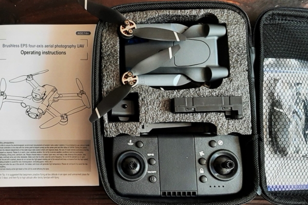 Ogłoszenie - Polecam B. Dobrej Klasy Idealnie Nowy DRON GPS- EPS UAV S 136- 4K -Full HD. Zdjęcie 4