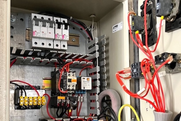 Ogłoszenie - Szlifierka pionowa O.M.A do elementów krzywoliniowych (krzeseł itp.). Zdjęcie 9