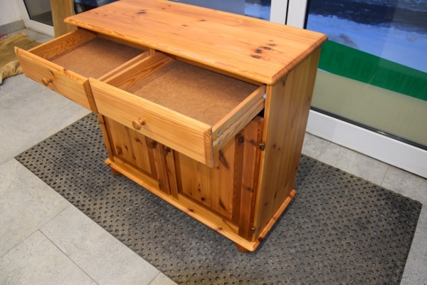 Ogłoszenie - komoda z drewna sosnowego - jak nowa. Zdjęcie 3