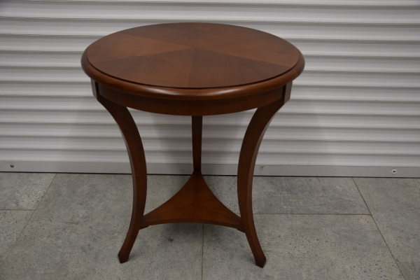 Ogłoszenie - stolik z drewna orzechowego - jak nowy. Zdjęcie 1